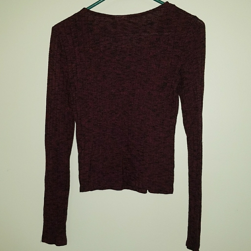 Cute Criss Cross Long Sleeved Top - Picture 2 of 3